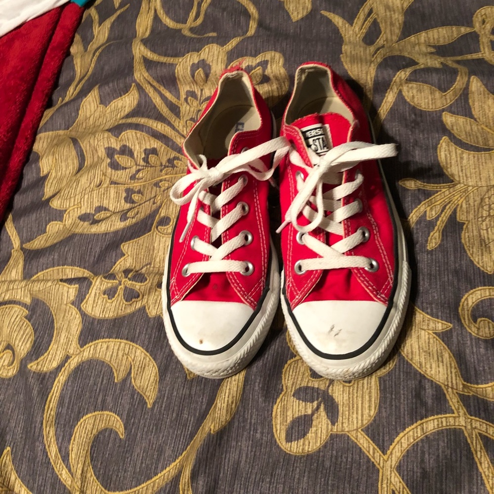 Red converse size 6